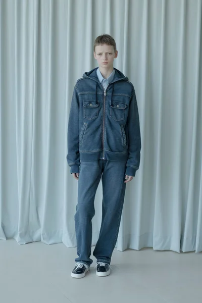 Look 16